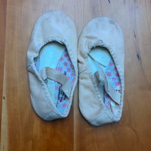 GUC Capezio ballet slippers